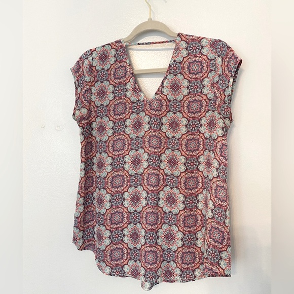 DR2 Pink & Blue Patterned Blouse. - Picture 5 of 5